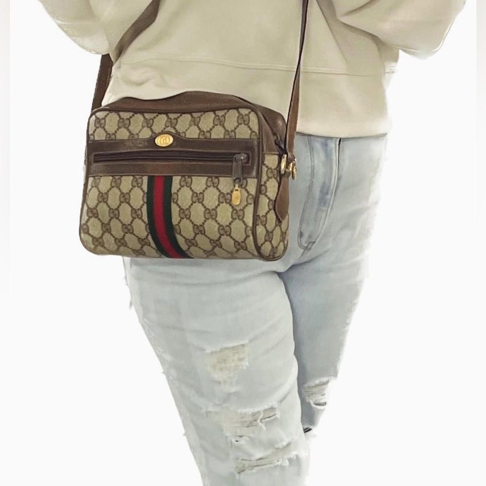 🎉‼️🔥 MLK FLASH SALE🎉‼️🔥 price is firm Gucci cherry-line Brown crossbody Bag